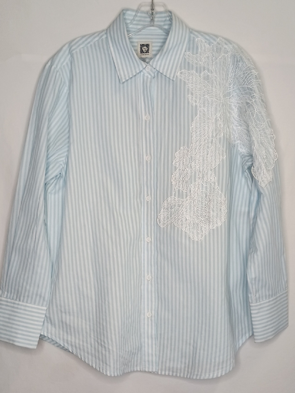 Anne Klein Women's Size Small Embroidery Button Down Shirt - Picture 2 of 11